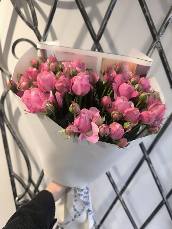 Букет из кустовых роз